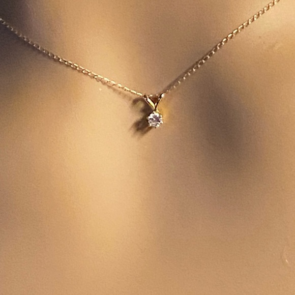 L-3: Lovely 6 prong Diamond solitaire pendant on solid 14k YG Chain.  .10 ct - Picture 8 of 11